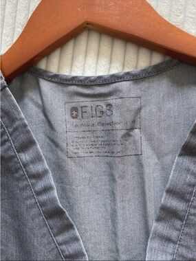 Figs Light Gray V-Neck Scrub Top